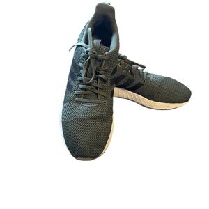 Adidas Questar BYD Green and Black Mens Running Shoe size 12